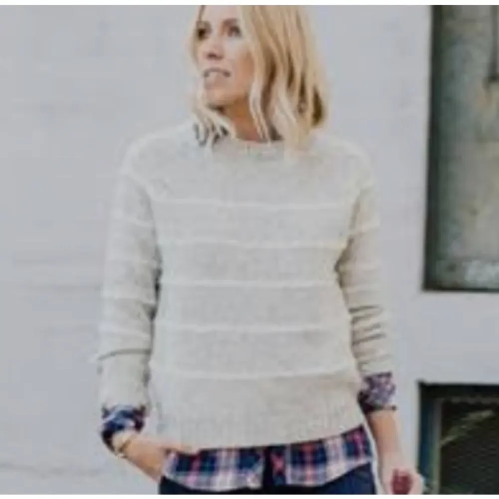 J. Crew Wool‎ Knit Crew Neck Wool Sweater Stripe Gray Size XS